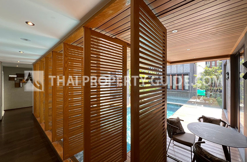 House with Private Pool in Srinakarin 
